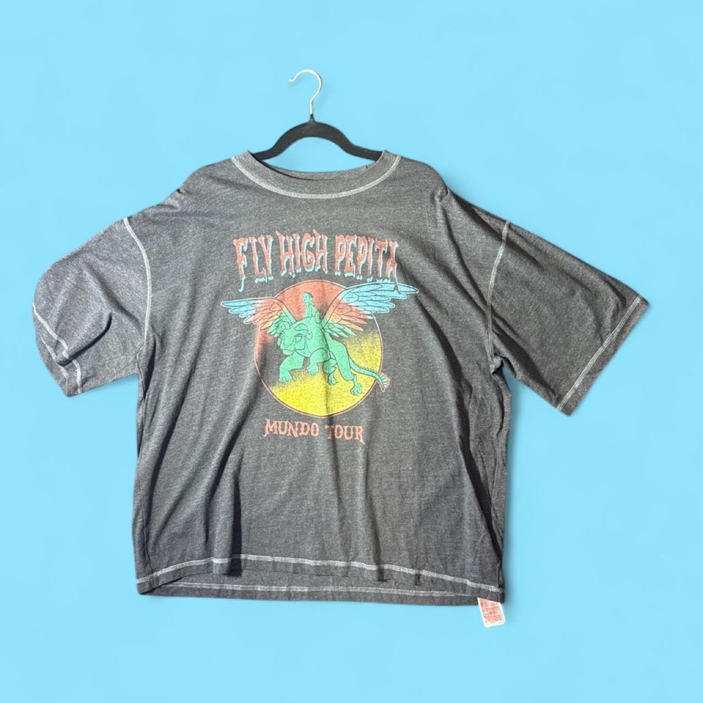"Fly High‎ Pretty" graphic tee